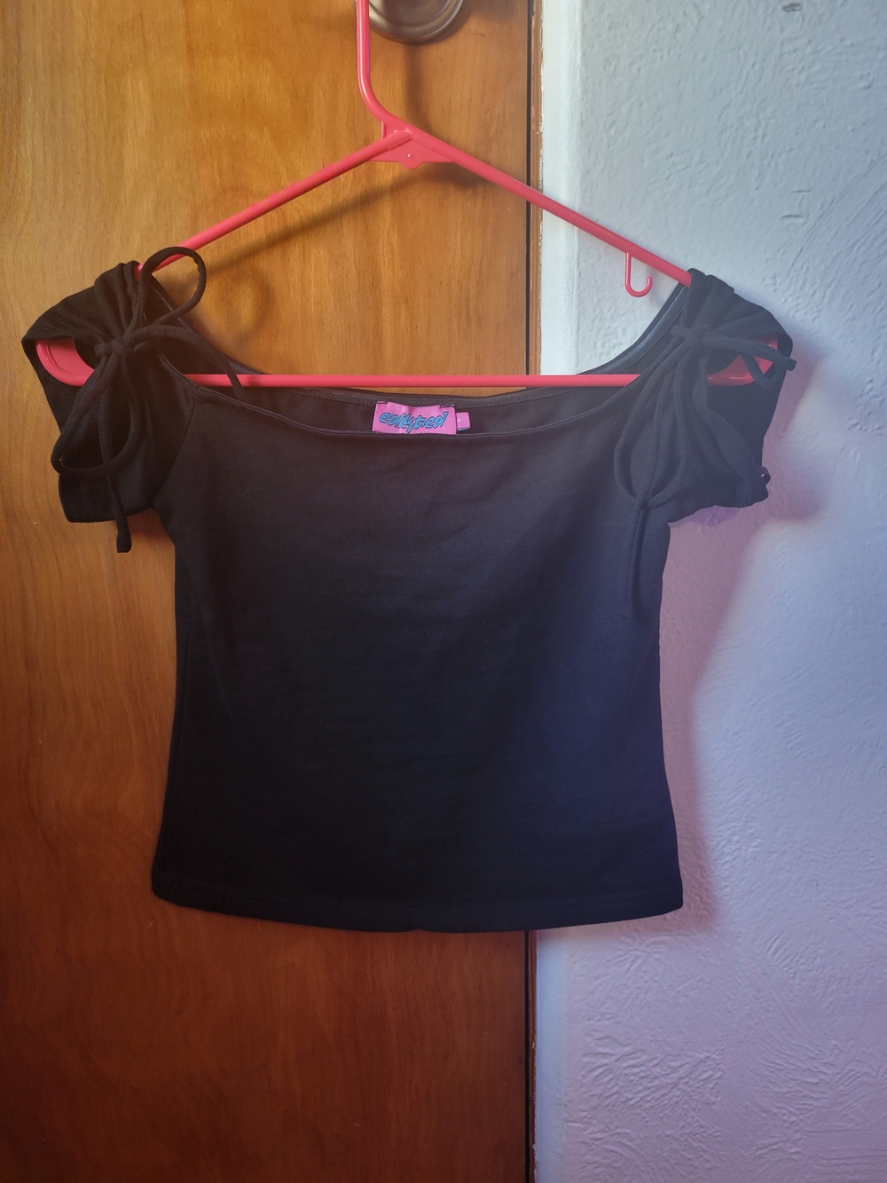 Edikted Black Tie-Sleeve Crop Top Size Small
